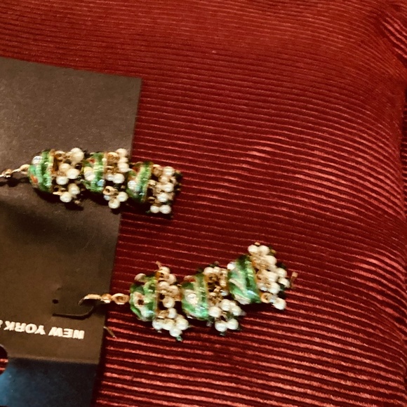 Green earrings - Picture 2 of 4